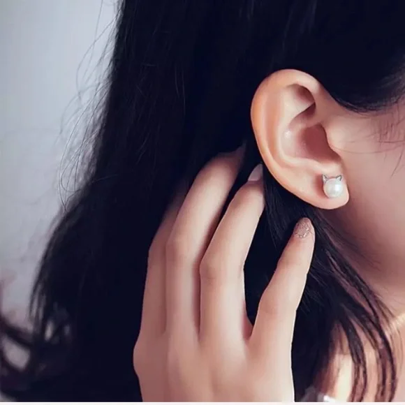 Pearl cat earrings pierced ears post stud jewelry - Picture 3 of 3